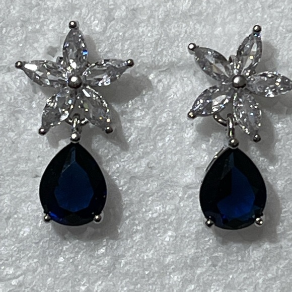 Luxury Flower Pear Solid 925 Sterling Silver Earrings for Women Anniversary Gift - Picture 2 of 3